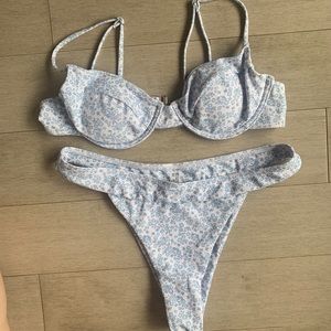 3/25$💓 Shein Blue & White Floral Bikini